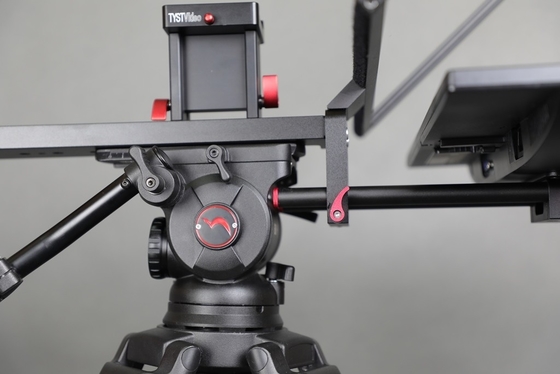Teleprompter a doppio schermo ad alta trasmissione luminosa da 22 pollici per interni/esterni presso TYSTVideo