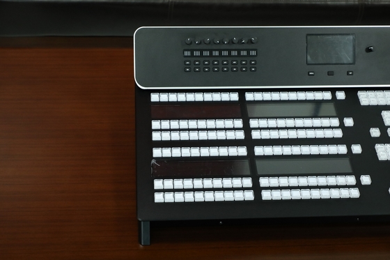 Pannello di controllo TYST della serie ATEM Constellation e Television Studio di BlackMagic